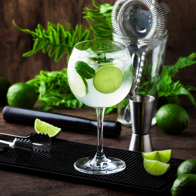 Dry Gin & Tonic in Green